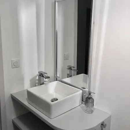Βίλα Piscine Chauffee & Jardin - Centre 5 Min - 10 Min - Menage